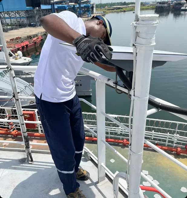 Fieldbase Engineer working