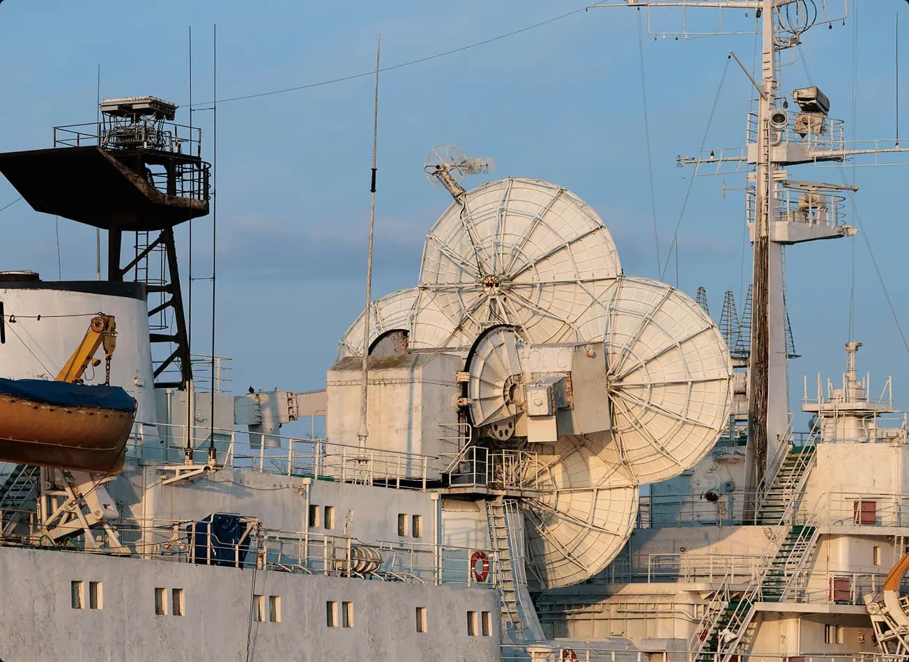 Maritime LEO / VSAT Connectivity